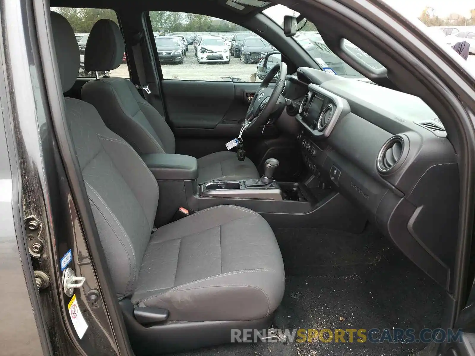 5 Photograph of a damaged car 3TMAZ5CN4KM113643 TOYOTA TACOMA 2019