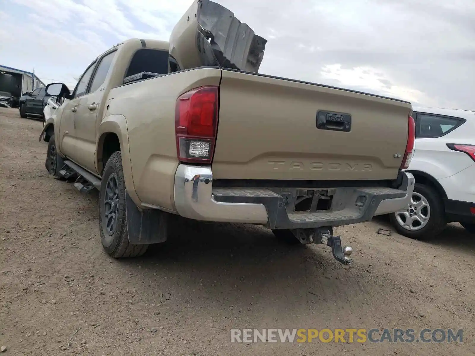 3 Photograph of a damaged car 3TMAZ5CN4KM114095 TOYOTA TACOMA 2019