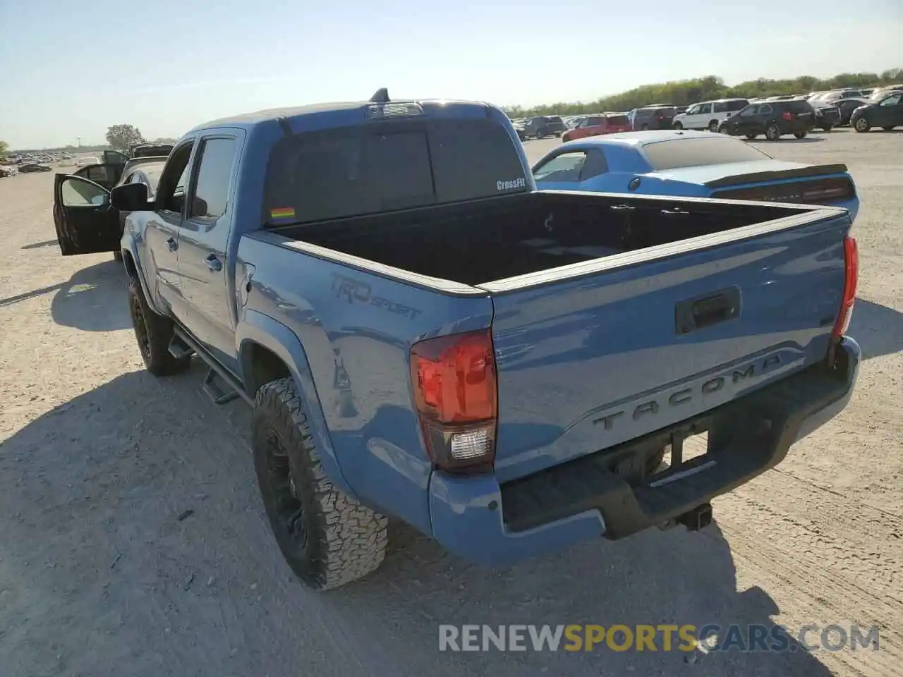 3 Photograph of a damaged car 3TMAZ5CN5KM080328 TOYOTA TACOMA 2019