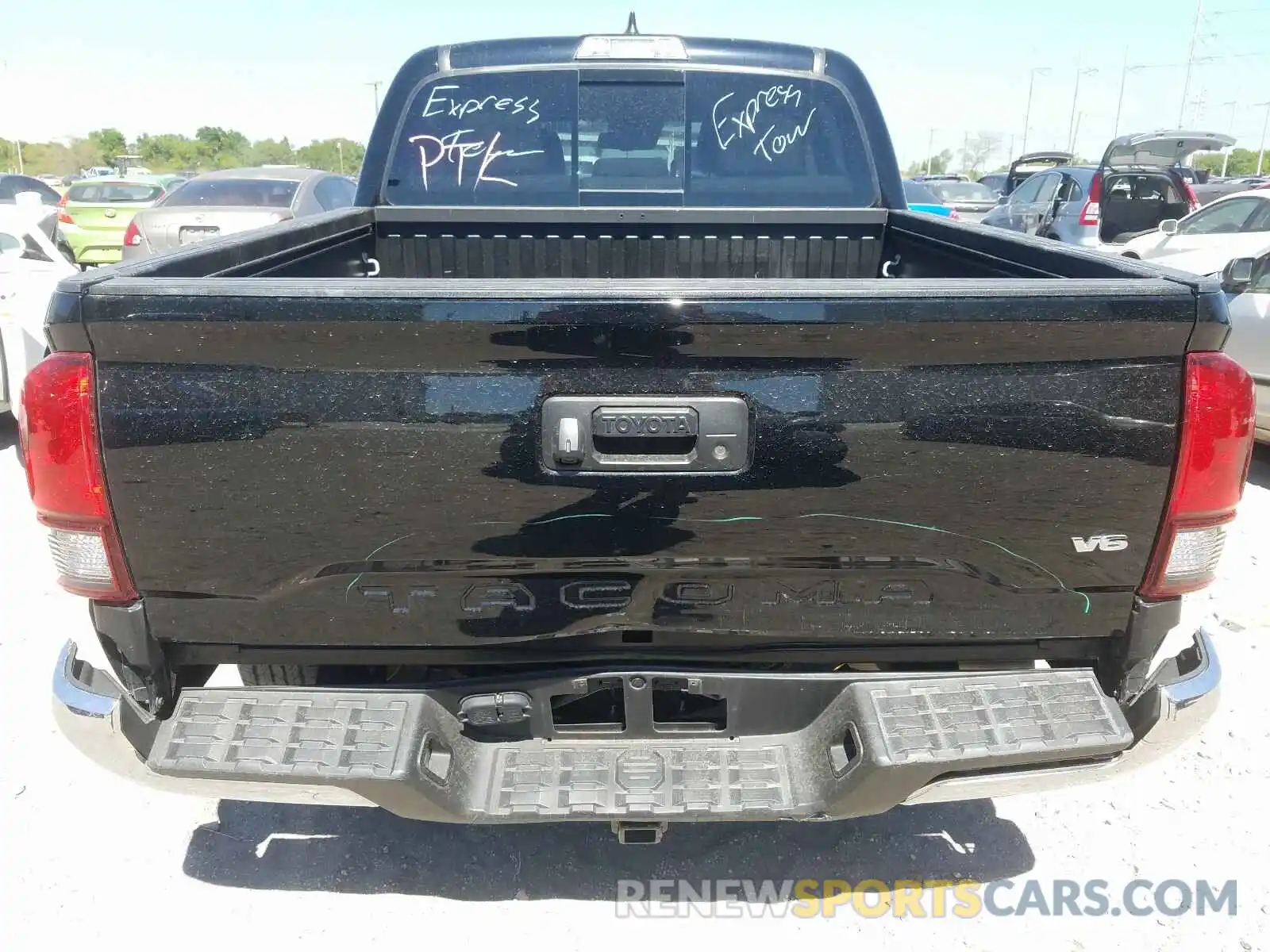 9 Photograph of a damaged car 3TMAZ5CN5KM083603 TOYOTA TACOMA 2019