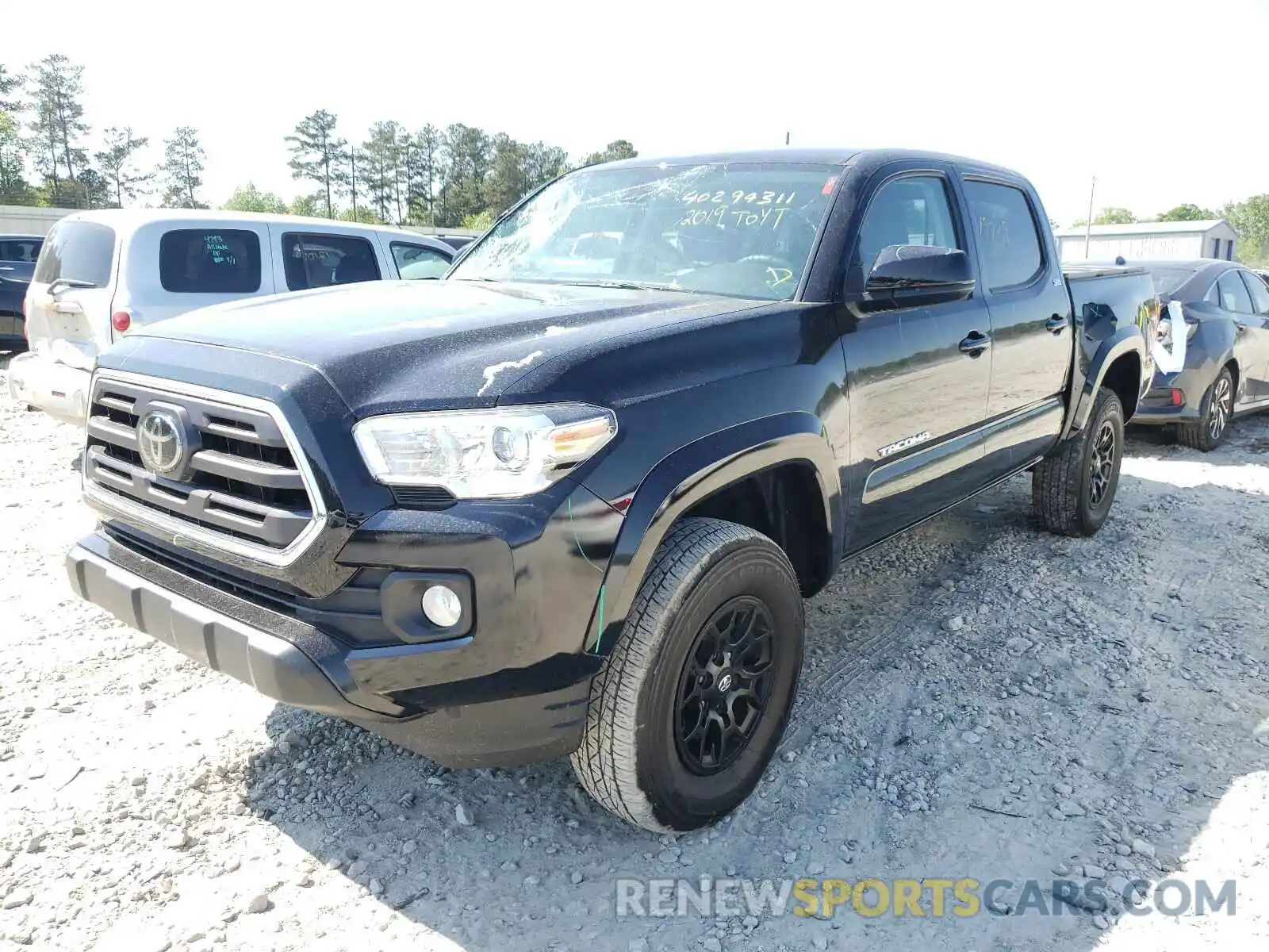 2 Photograph of a damaged car 3TMAZ5CN5KM085366 TOYOTA TACOMA 2019