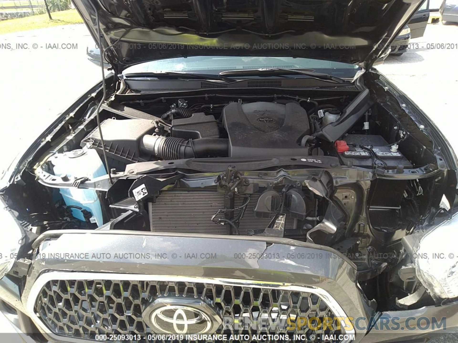 10 Photograph of a damaged car 3TMAZ5CN5KM087666 TOYOTA TACOMA 2019