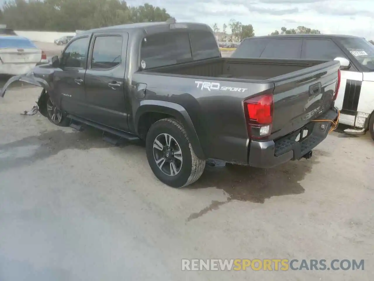 3 Photograph of a damaged car 3TMAZ5CN5KM089577 TOYOTA TACOMA 2019