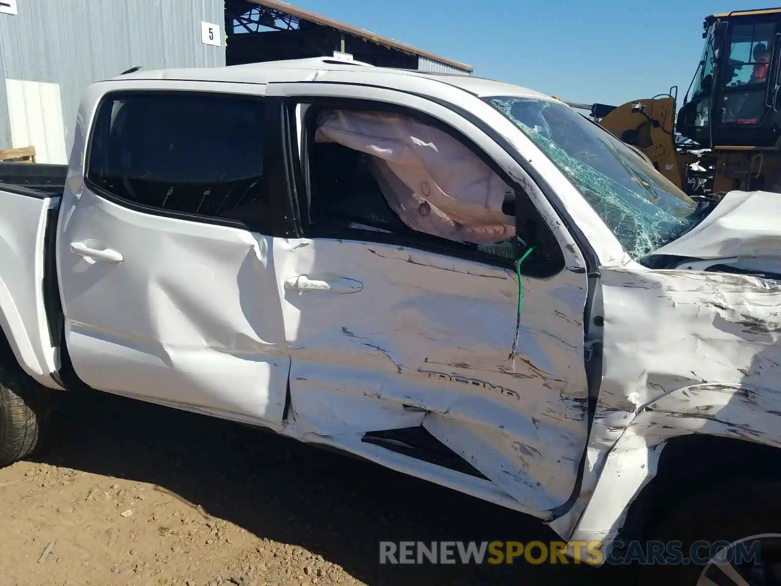 9 Photograph of a damaged car 3TMAZ5CN5KM091281 TOYOTA TACOMA 2019