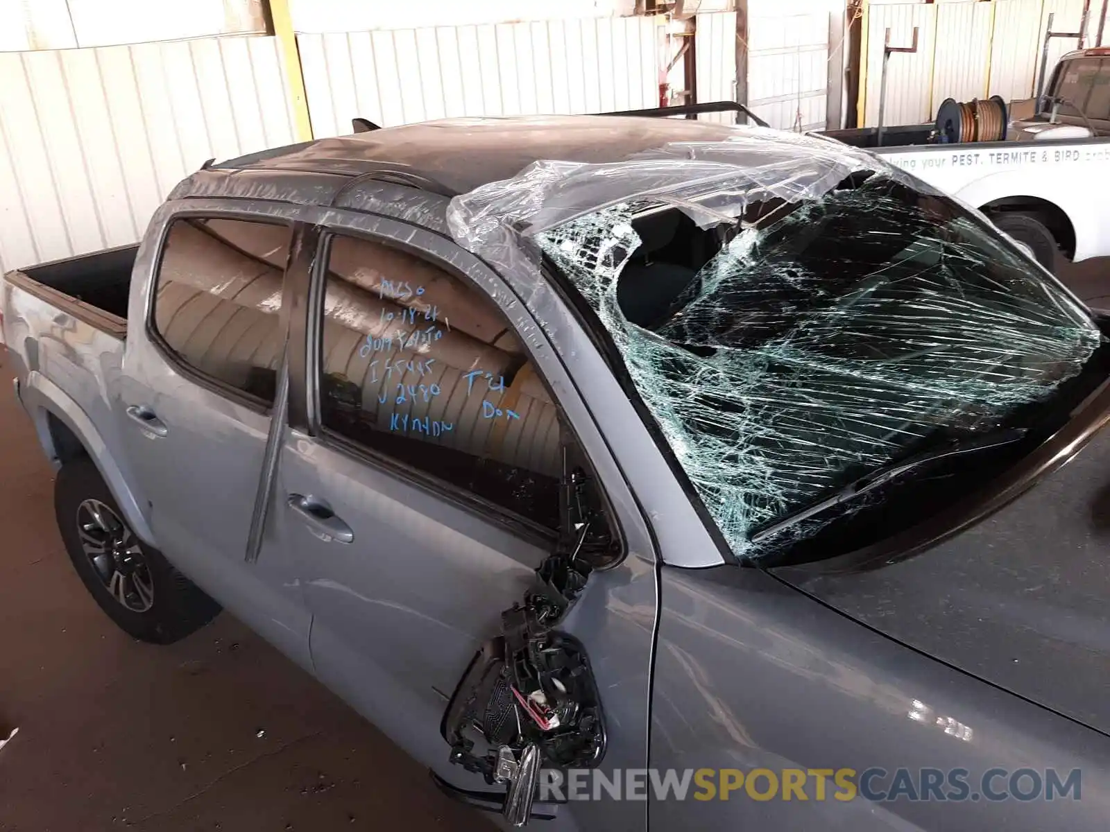 9 Photograph of a damaged car 3TMAZ5CN5KM092480 TOYOTA TACOMA 2019