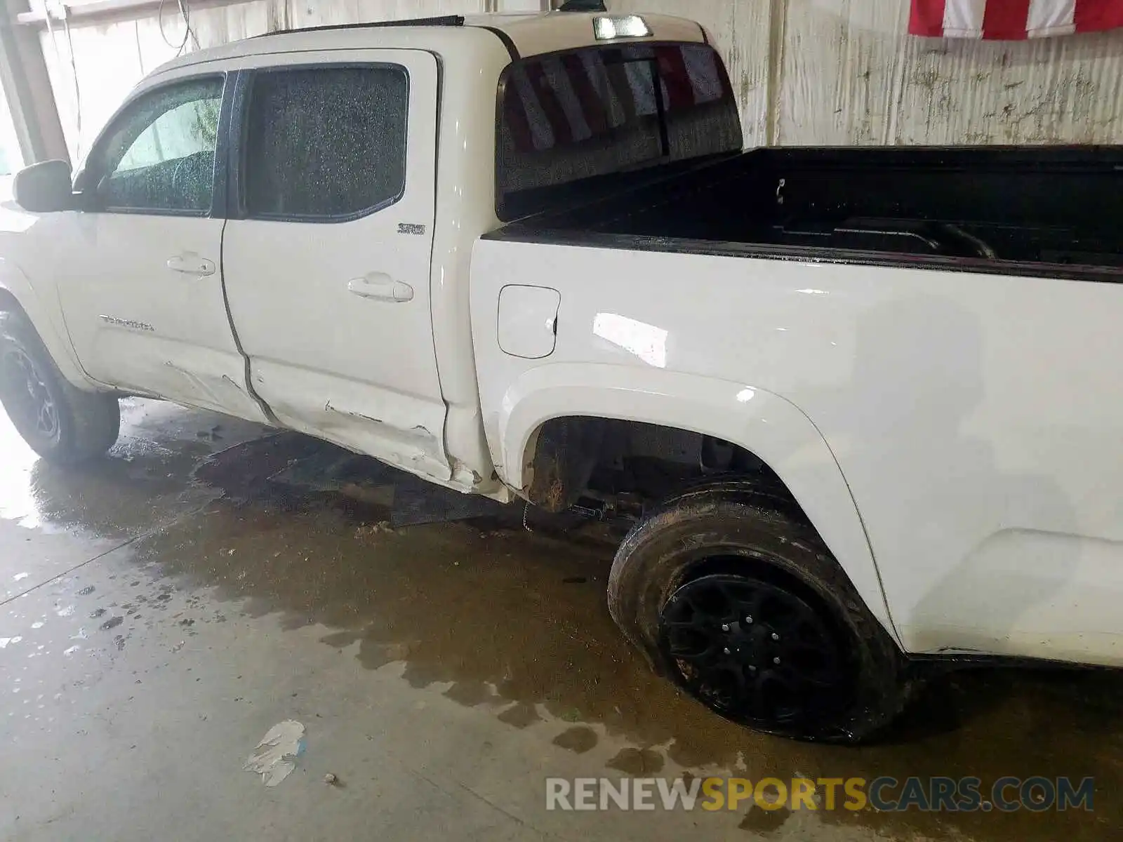 9 Photograph of a damaged car 3TMAZ5CN5KM096237 TOYOTA TACOMA 2019