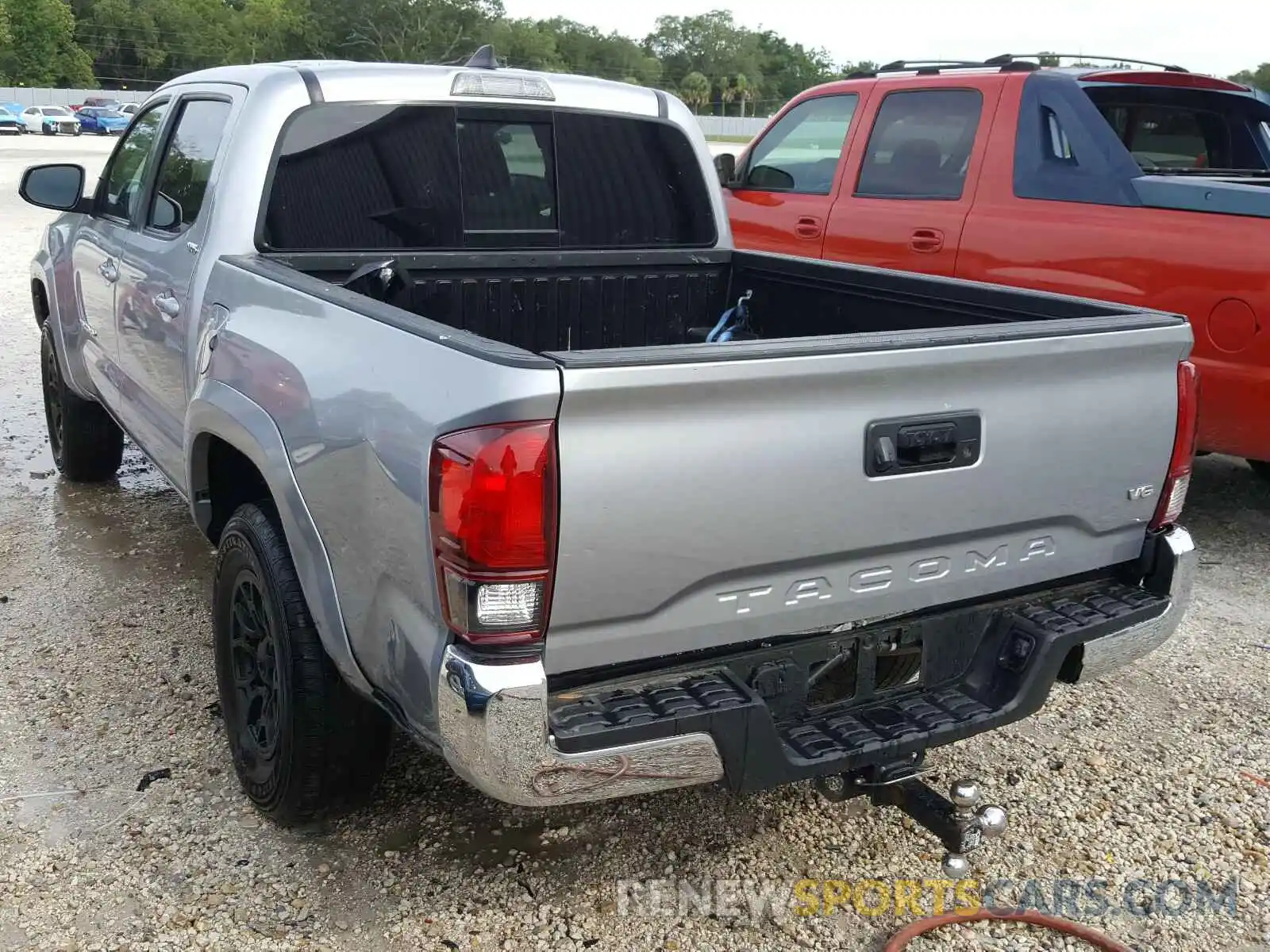 3 Photograph of a damaged car 3TMAZ5CN5KM096612 TOYOTA TACOMA 2019