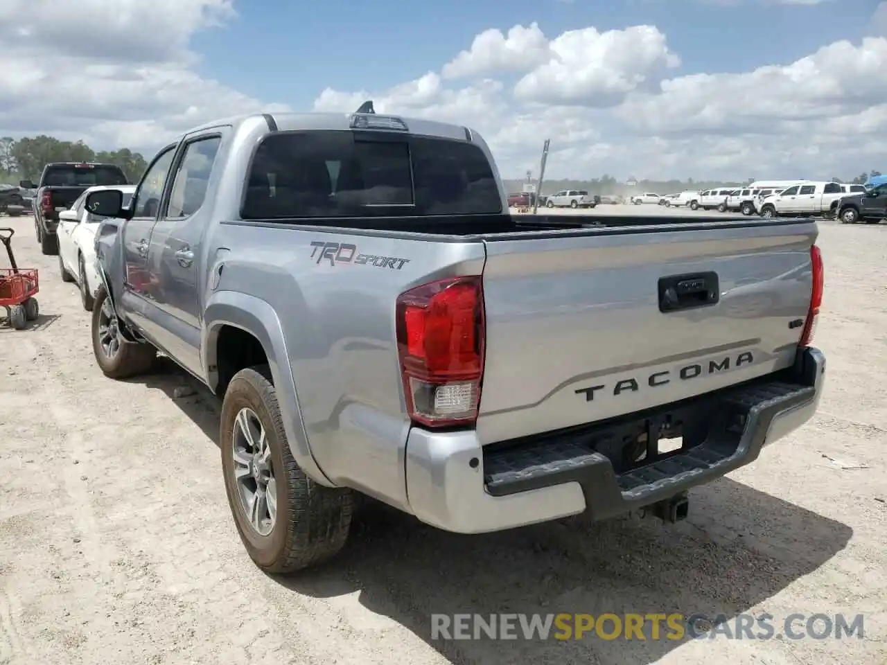 3 Photograph of a damaged car 3TMAZ5CN5KM097517 TOYOTA TACOMA 2019