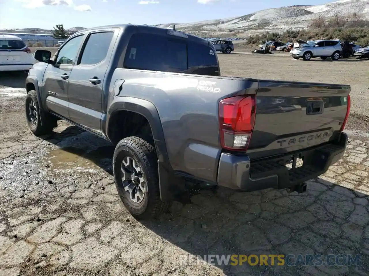 3 Photograph of a damaged car 3TMAZ5CN5KM101226 TOYOTA TACOMA 2019