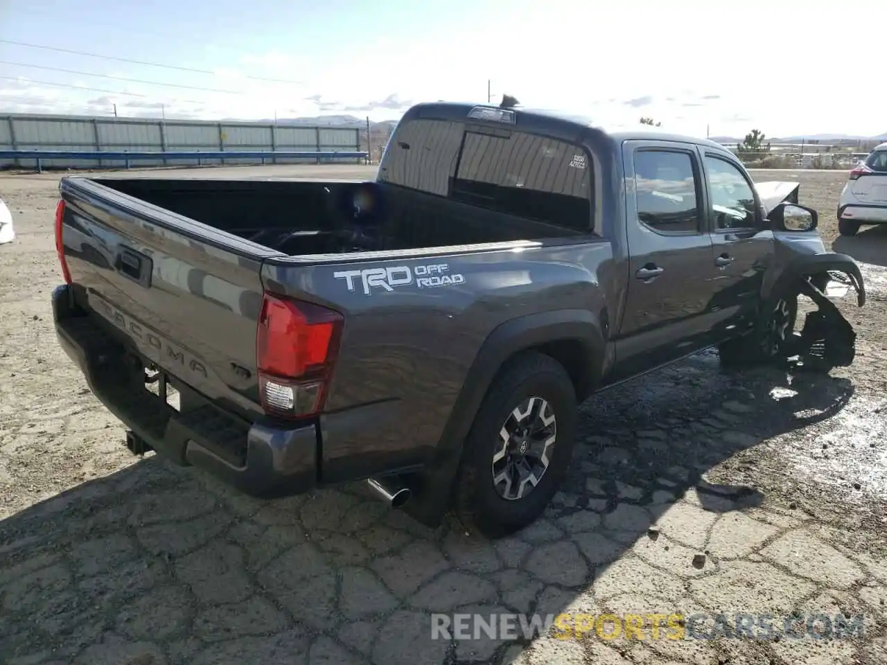 4 Photograph of a damaged car 3TMAZ5CN5KM101226 TOYOTA TACOMA 2019