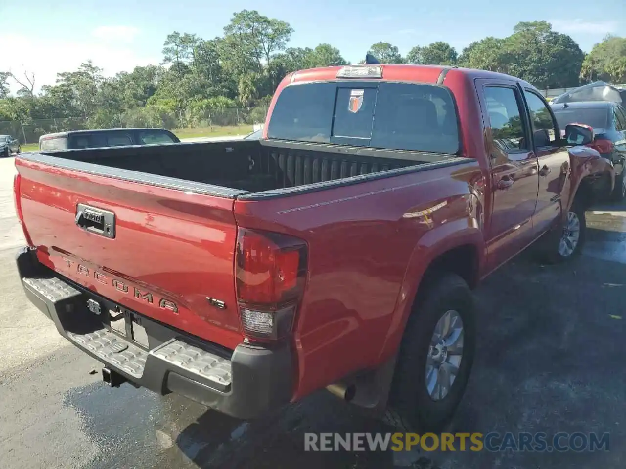 4 Photograph of a damaged car 3TMAZ5CN5KM101887 TOYOTA TACOMA 2019