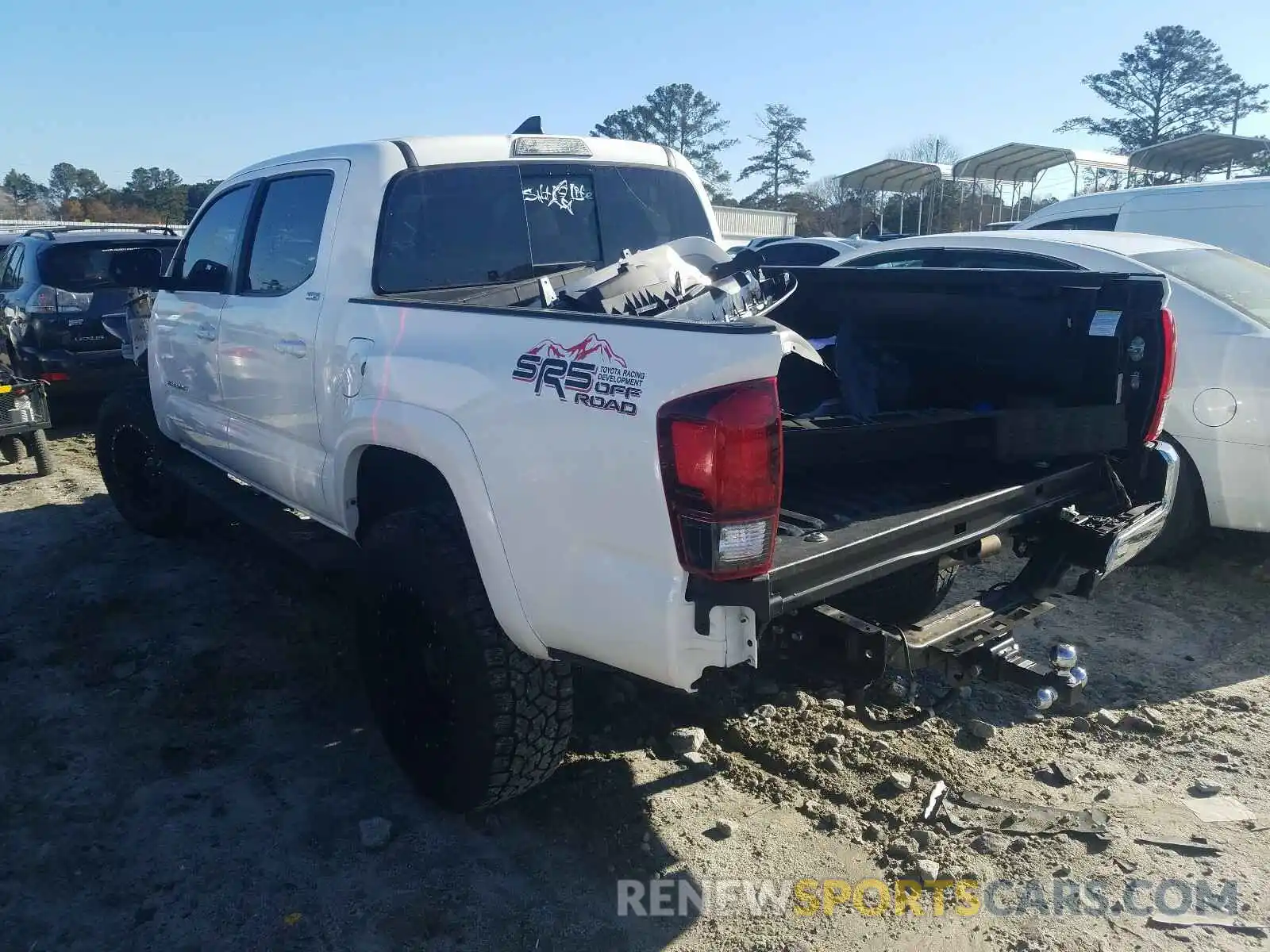 3 Photograph of a damaged car 3TMAZ5CN5KM102666 TOYOTA TACOMA 2019