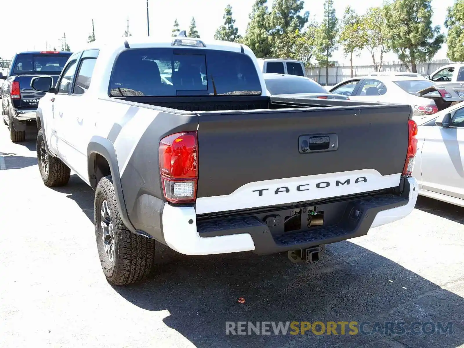 3 Photograph of a damaged car 3TMAZ5CN5KM104711 TOYOTA TACOMA 2019