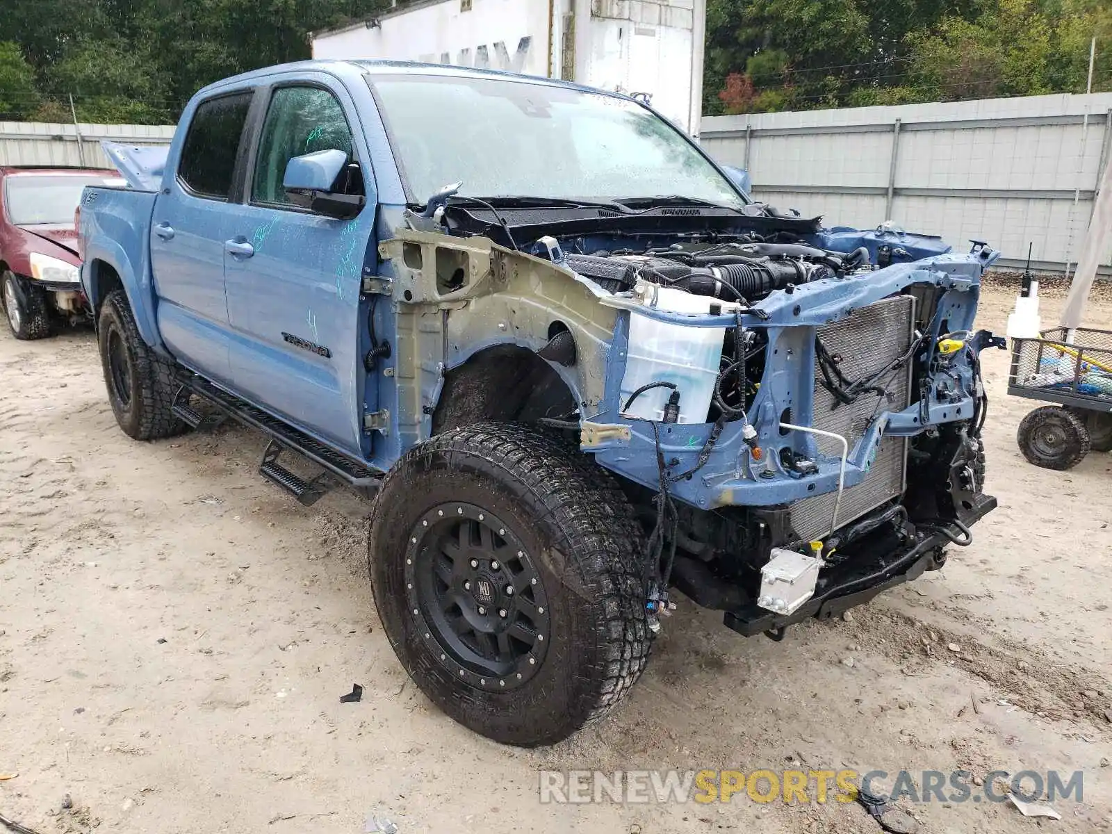 1 Photograph of a damaged car 3TMAZ5CN5KM107611 TOYOTA TACOMA 2019