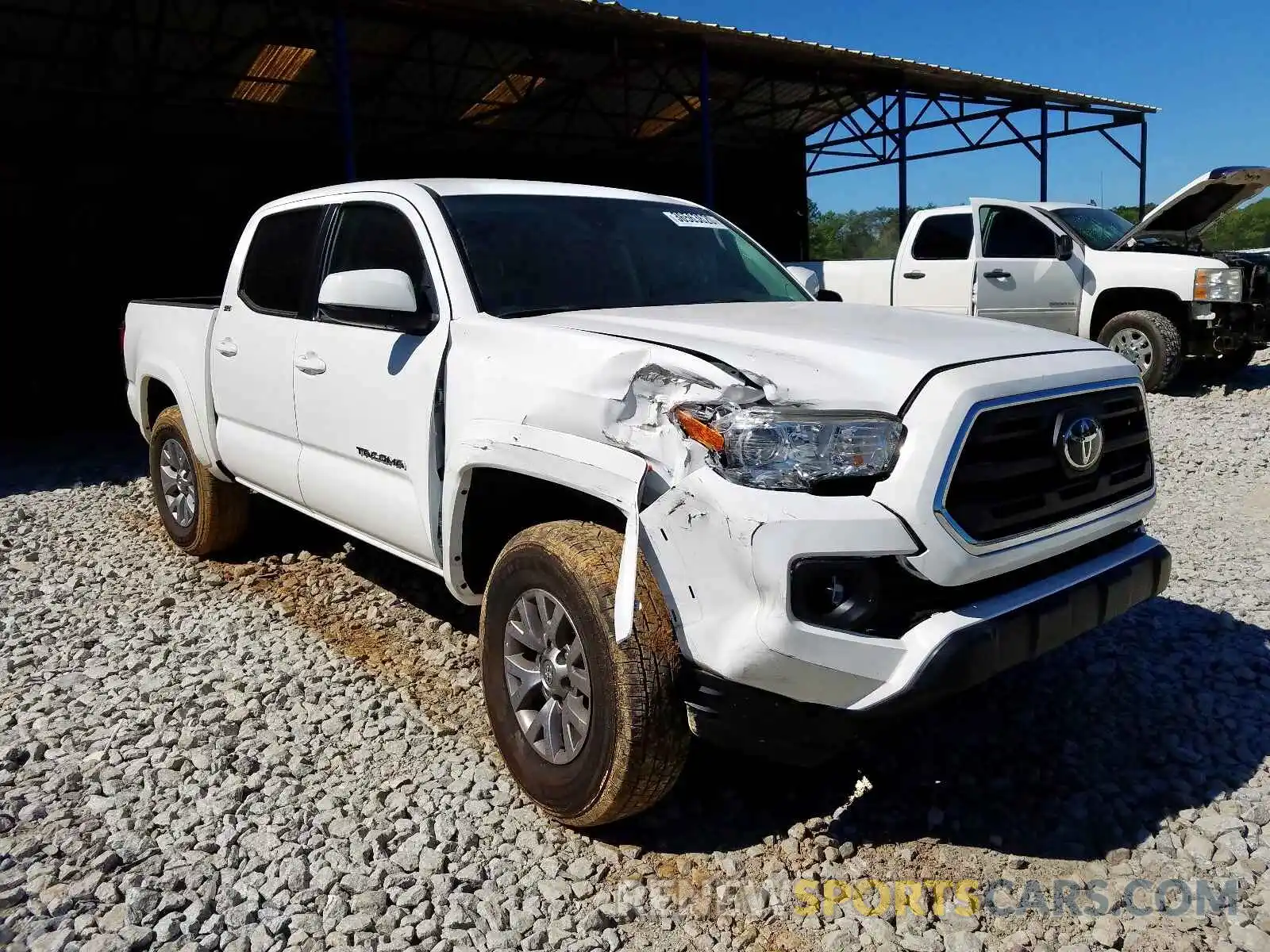 1 Фотография поврежденного автомобиля 3TMAZ5CN5KM108385 TOYOTA TACOMA 2019