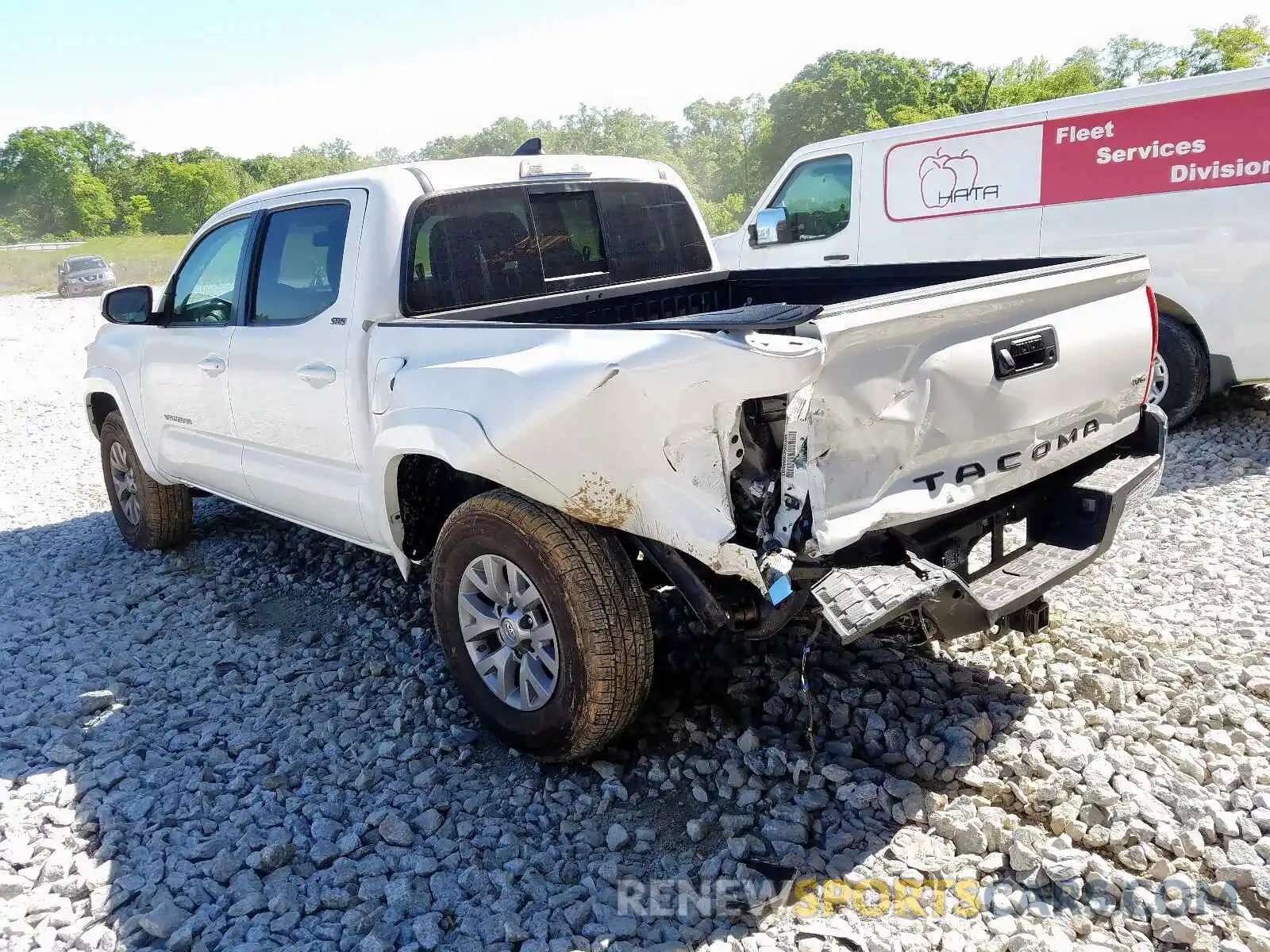 3 Фотография поврежденного автомобиля 3TMAZ5CN5KM108385 TOYOTA TACOMA 2019