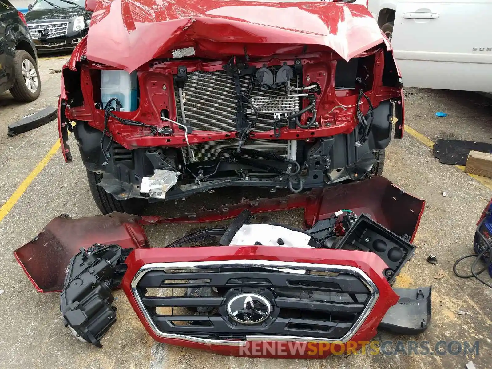 9 Photograph of a damaged car 3TMAZ5CN5KM109620 TOYOTA TACOMA 2019