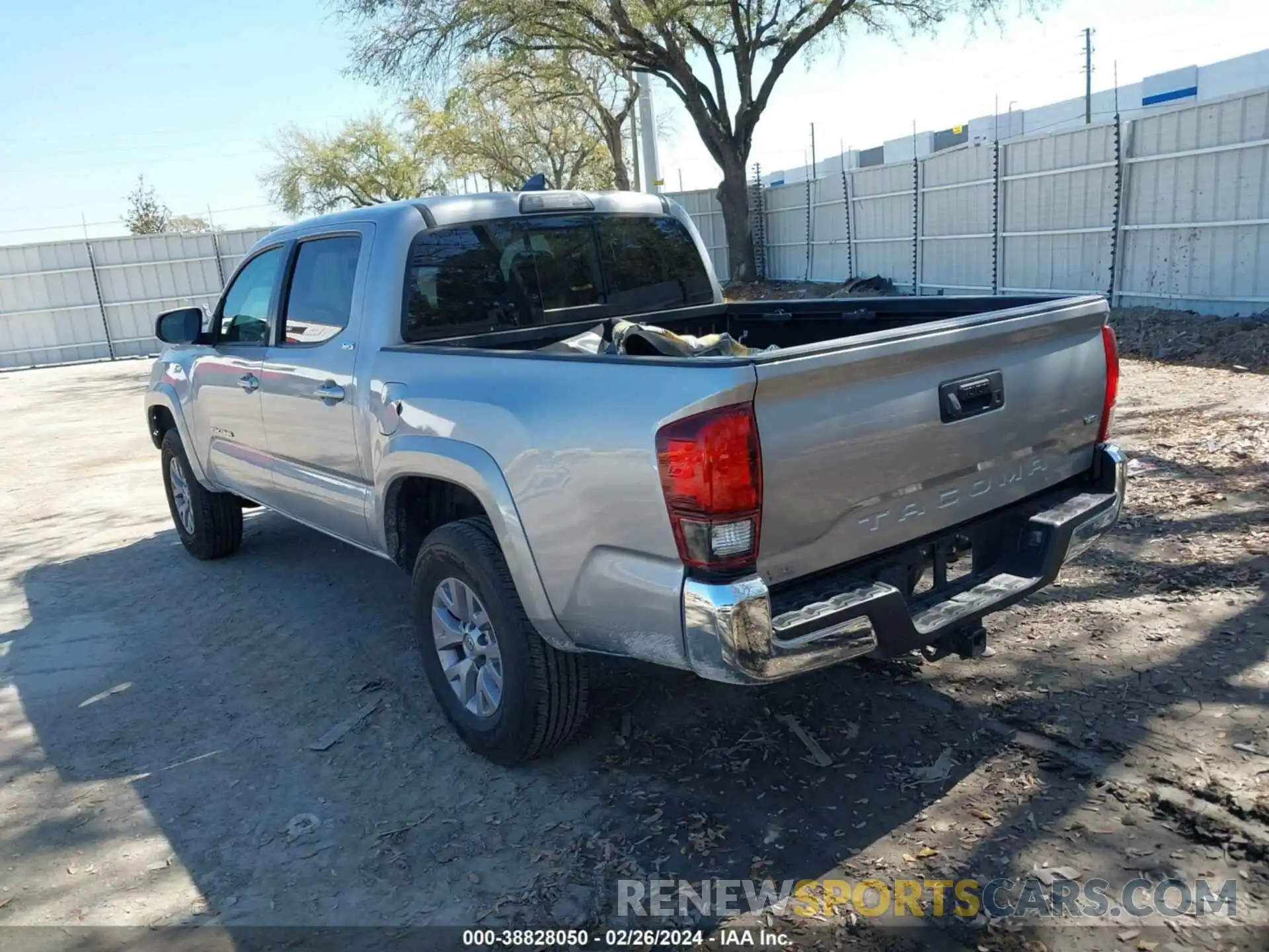 3 Photograph of a damaged car 3TMAZ5CN5KM111139 TOYOTA TACOMA 2019