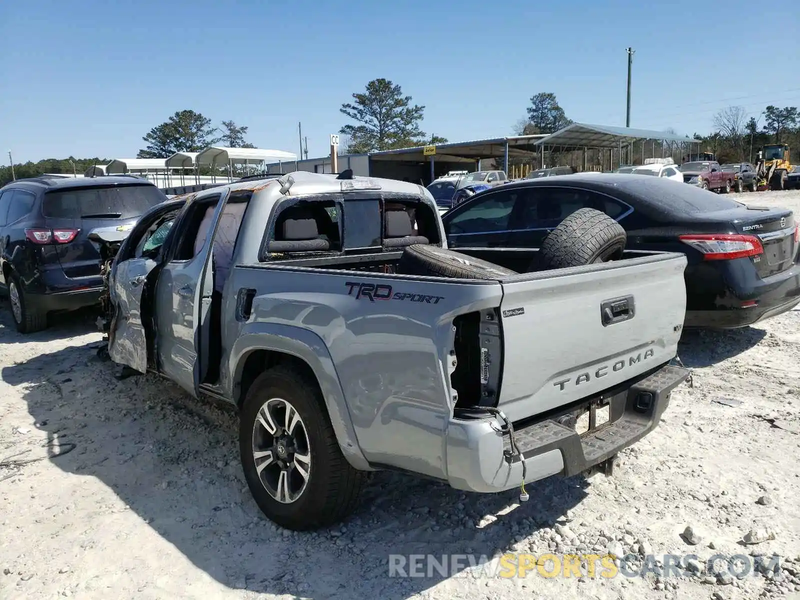 3 Фотография поврежденного автомобиля 3TMAZ5CN5KM111657 TOYOTA TACOMA 2019