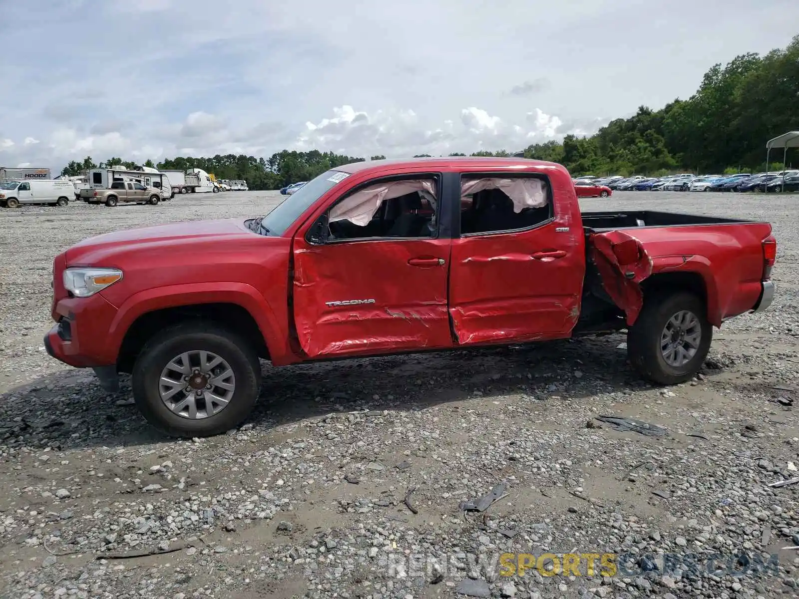 10 Photograph of a damaged car 3TMAZ5CN5KM112811 TOYOTA TACOMA 2019