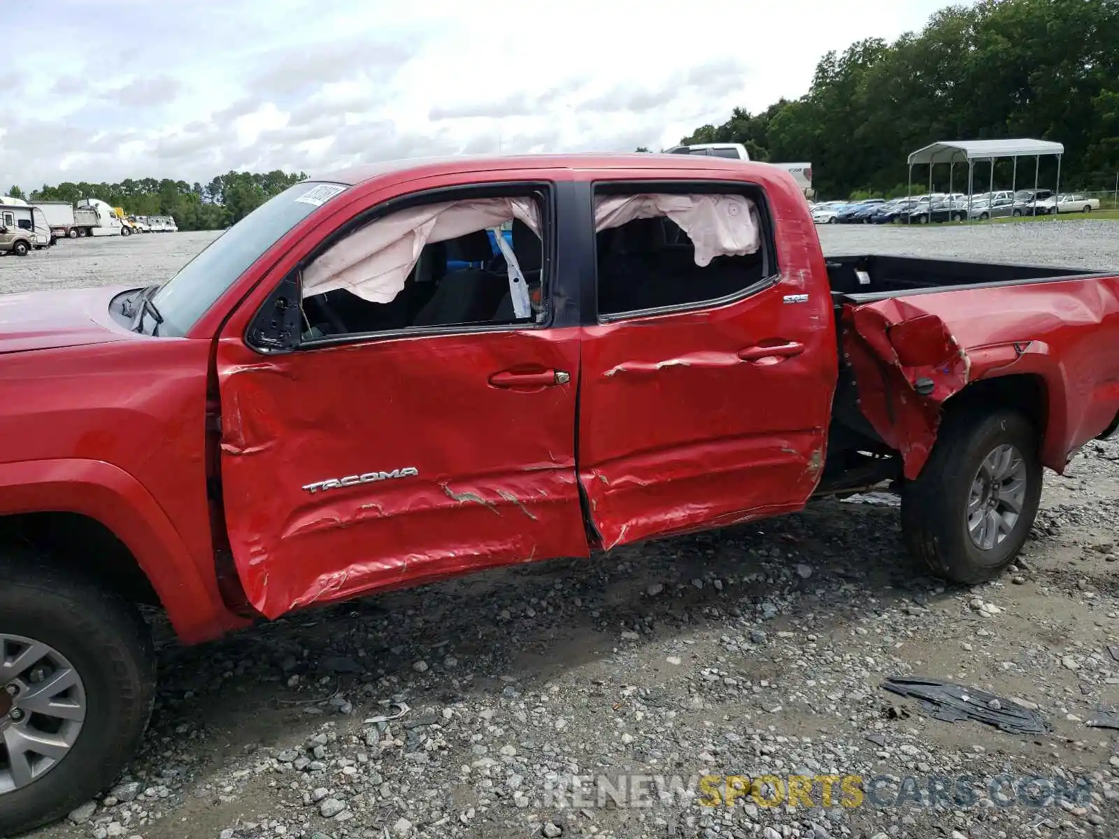 9 Photograph of a damaged car 3TMAZ5CN5KM112811 TOYOTA TACOMA 2019