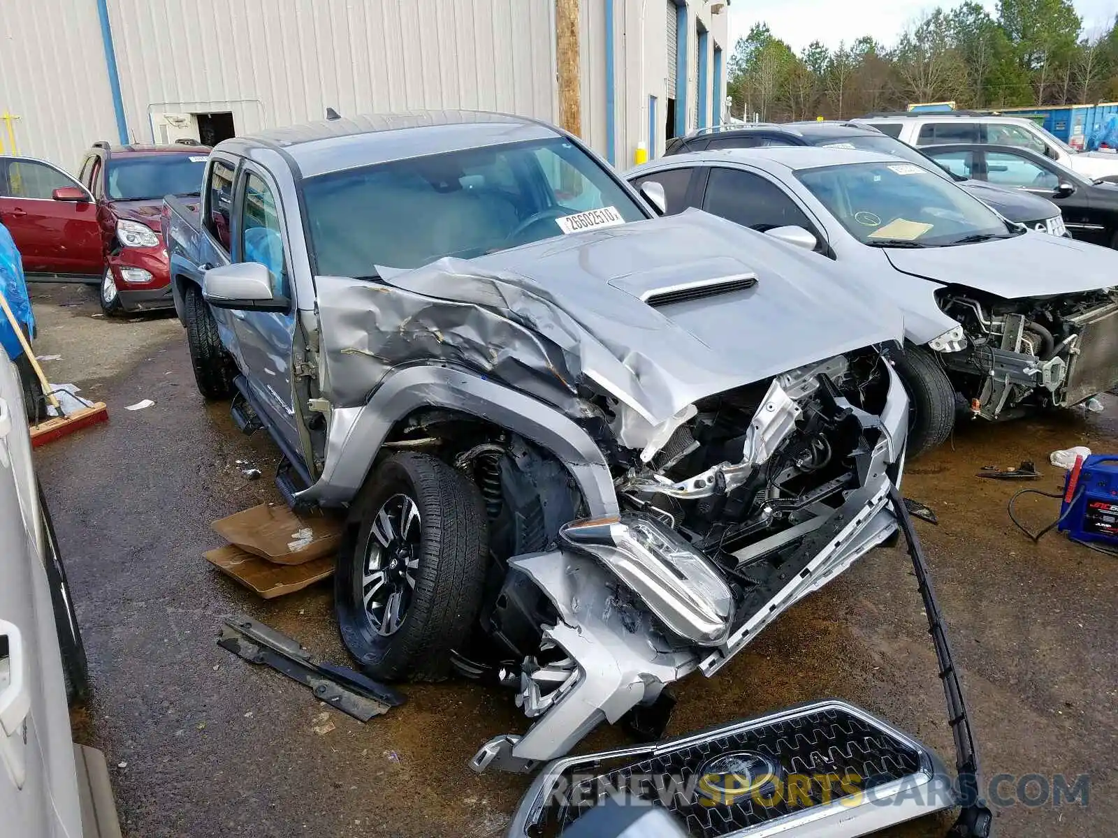 1 Photograph of a damaged car 3TMAZ5CN6KM081181 TOYOTA TACOMA 2019