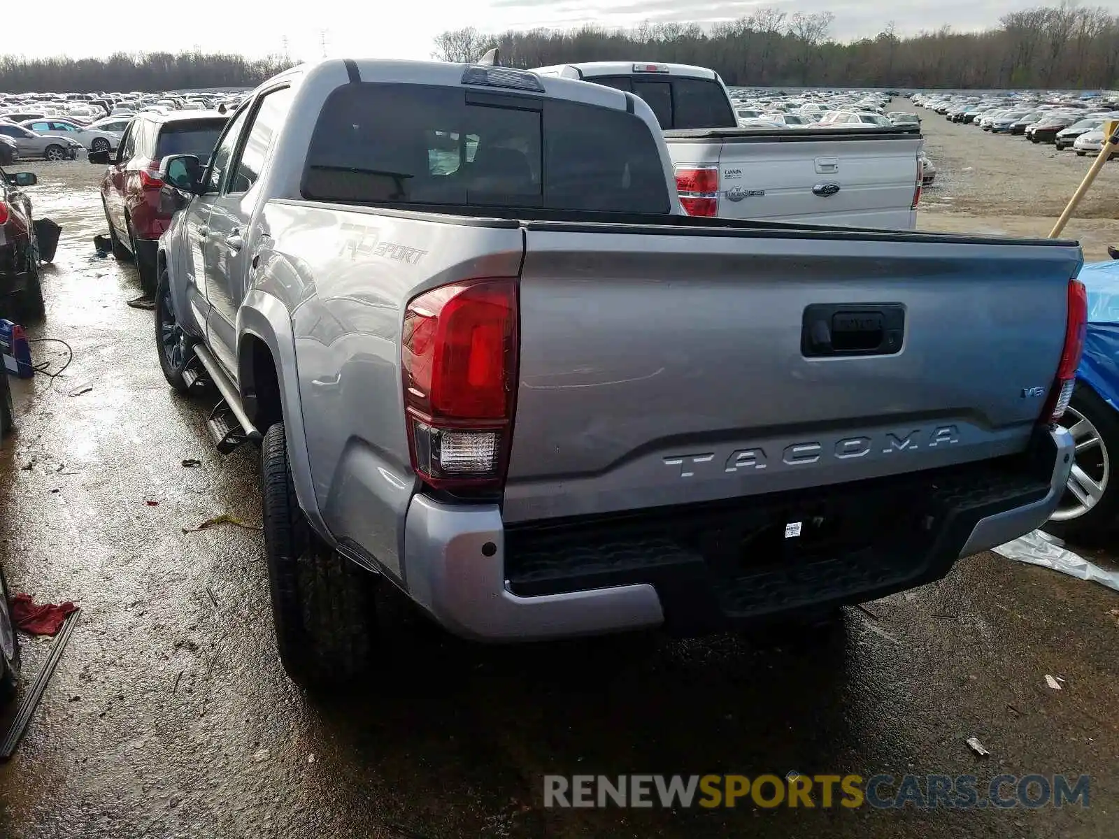 3 Photograph of a damaged car 3TMAZ5CN6KM081181 TOYOTA TACOMA 2019