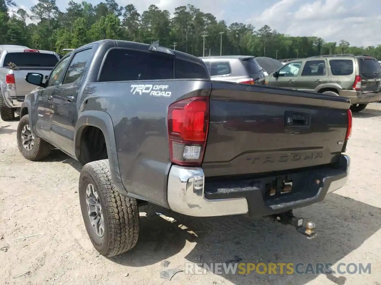 3 Photograph of a damaged car 3TMAZ5CN6KM081522 TOYOTA TACOMA 2019