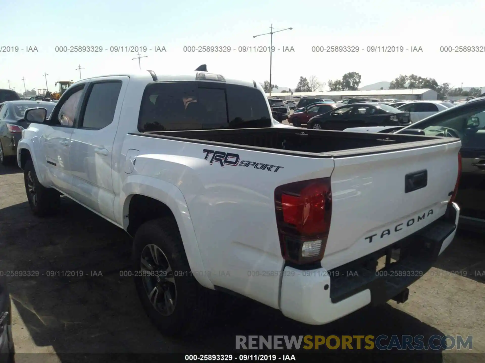 3 Photograph of a damaged car 3TMAZ5CN6KM082170 TOYOTA TACOMA 2019