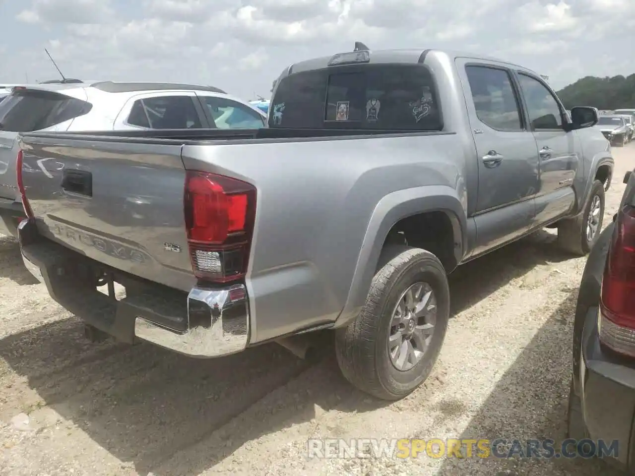 4 Photograph of a damaged car 3TMAZ5CN6KM082931 TOYOTA TACOMA 2019