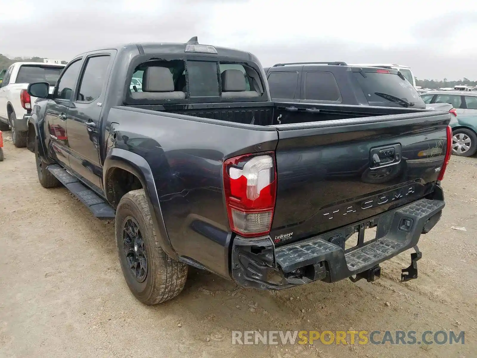 3 Фотография поврежденного автомобиля 3TMAZ5CN6KM083013 TOYOTA TACOMA 2019