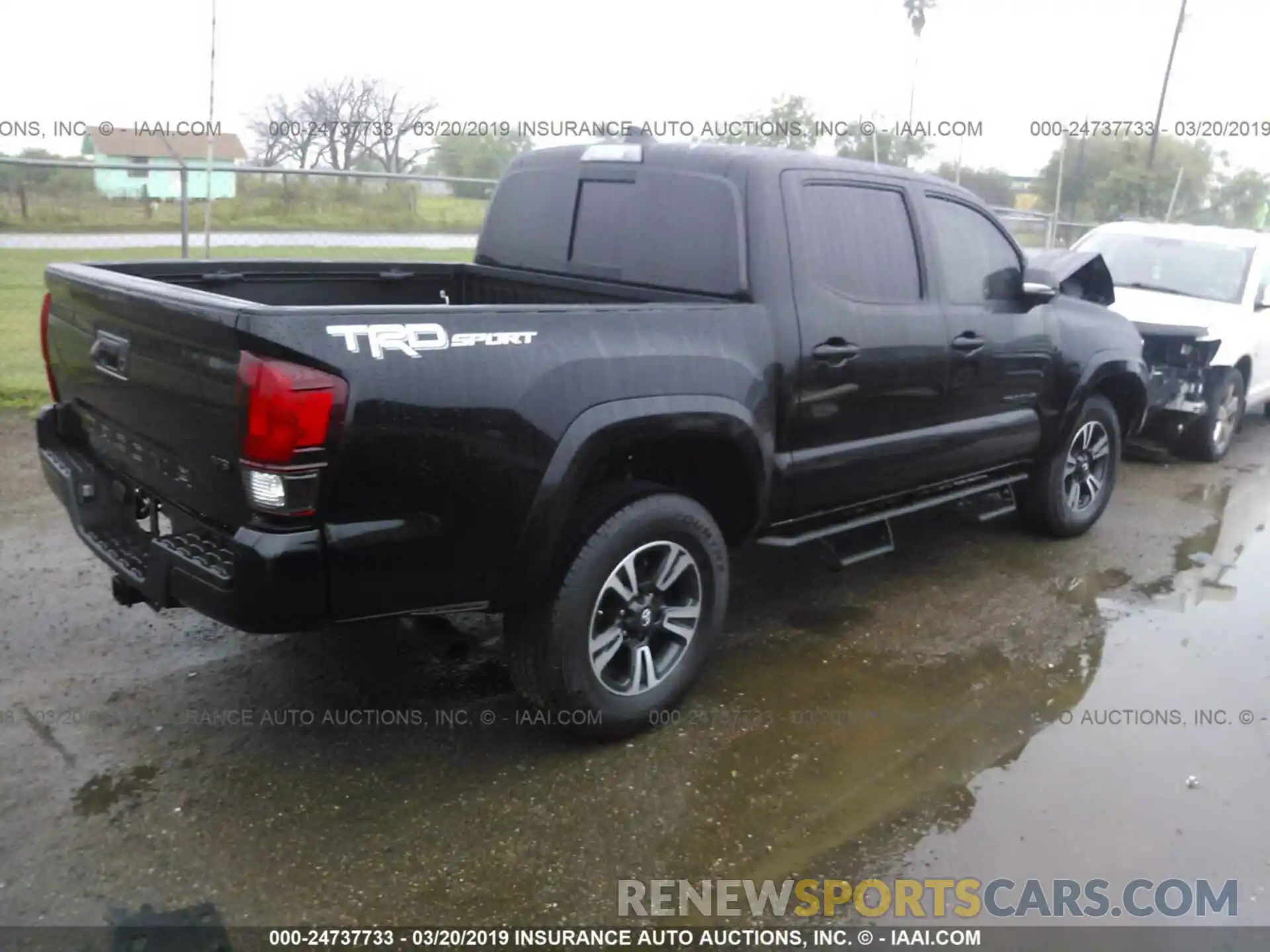 4 Photograph of a damaged car 3TMAZ5CN6KM083934 TOYOTA TACOMA 2019