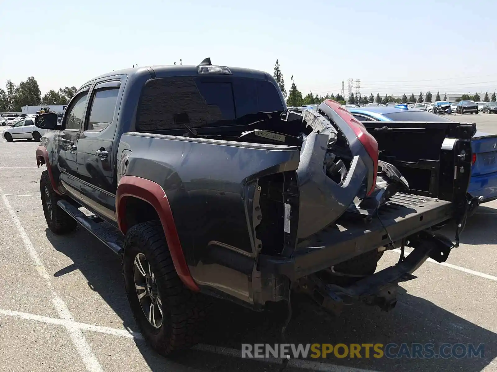 3 Photograph of a damaged car 3TMAZ5CN6KM084761 TOYOTA TACOMA 2019