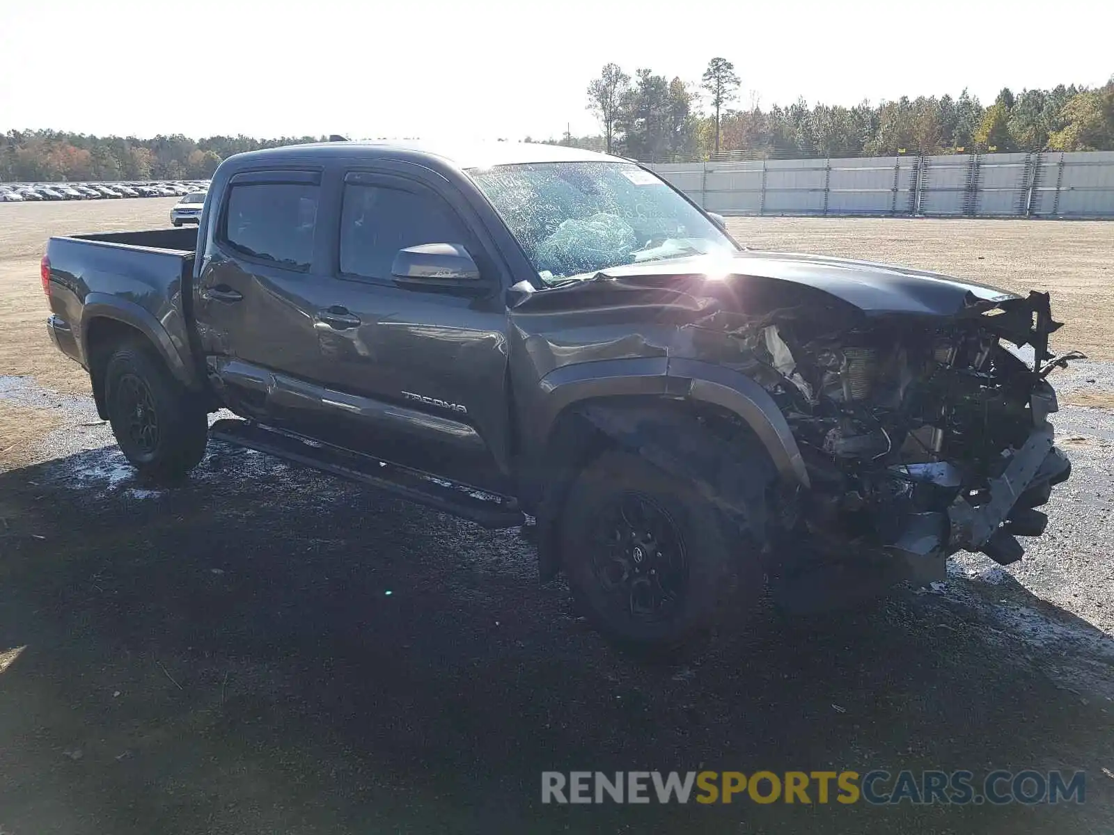 1 Photograph of a damaged car 3TMAZ5CN6KM085215 TOYOTA TACOMA 2019