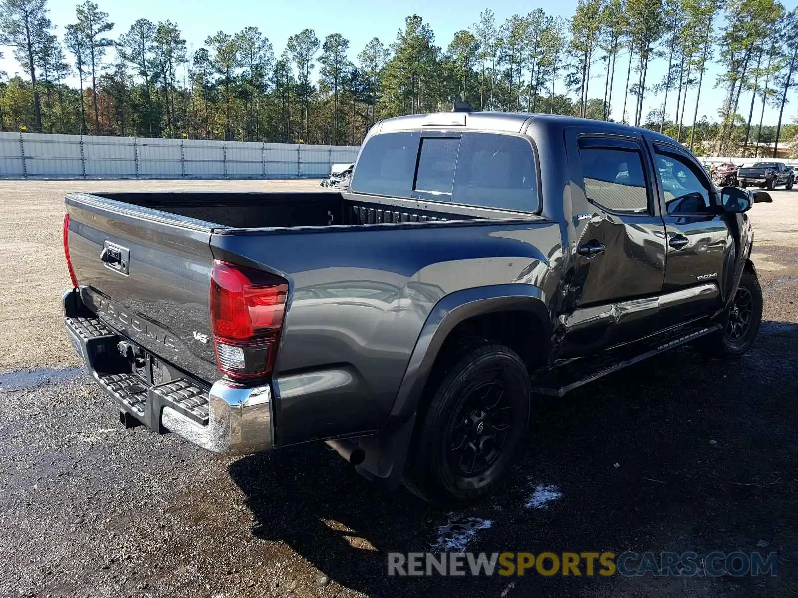 4 Photograph of a damaged car 3TMAZ5CN6KM085215 TOYOTA TACOMA 2019