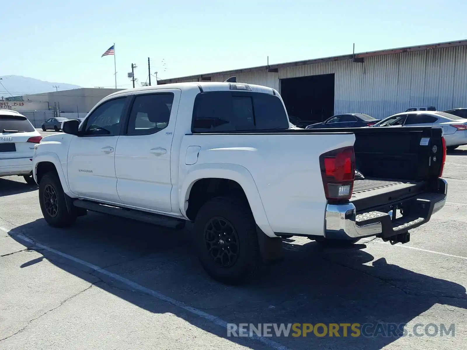 3 Photograph of a damaged car 3TMAZ5CN6KM087742 TOYOTA TACOMA 2019