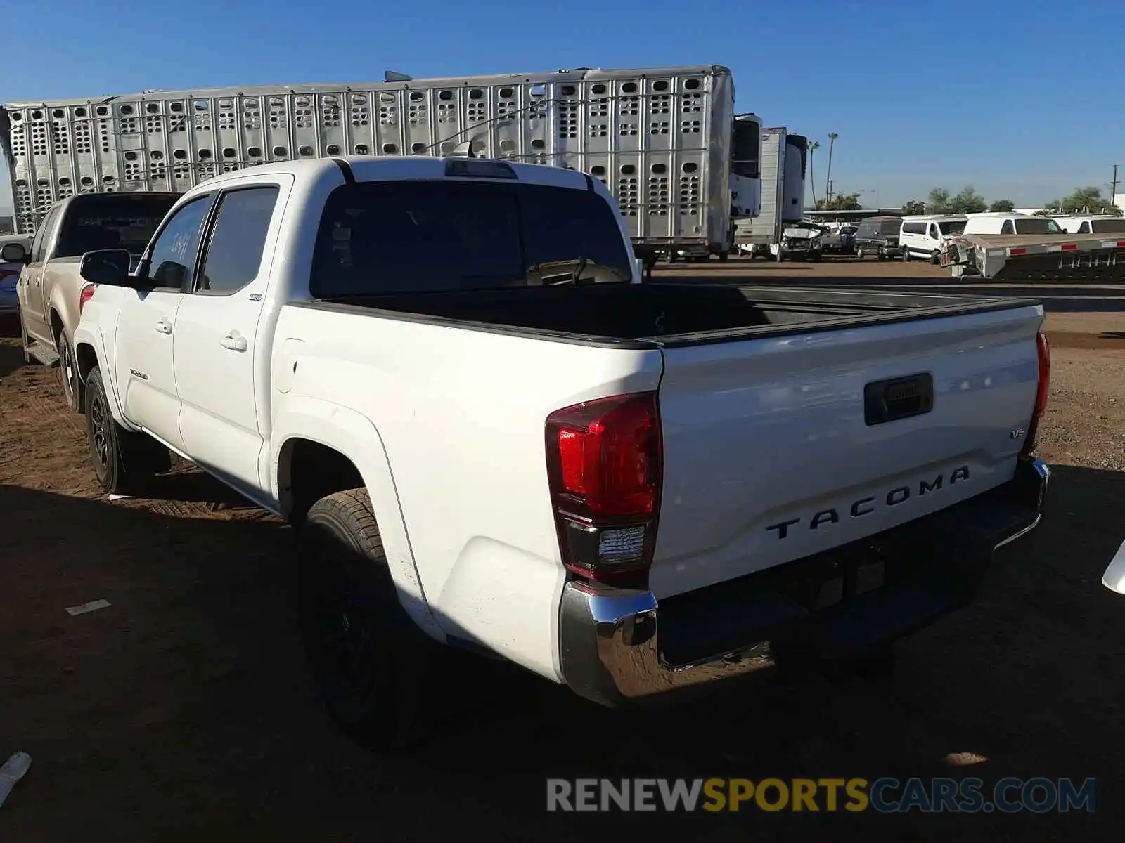 3 Photograph of a damaged car 3TMAZ5CN6KM088051 TOYOTA TACOMA 2019