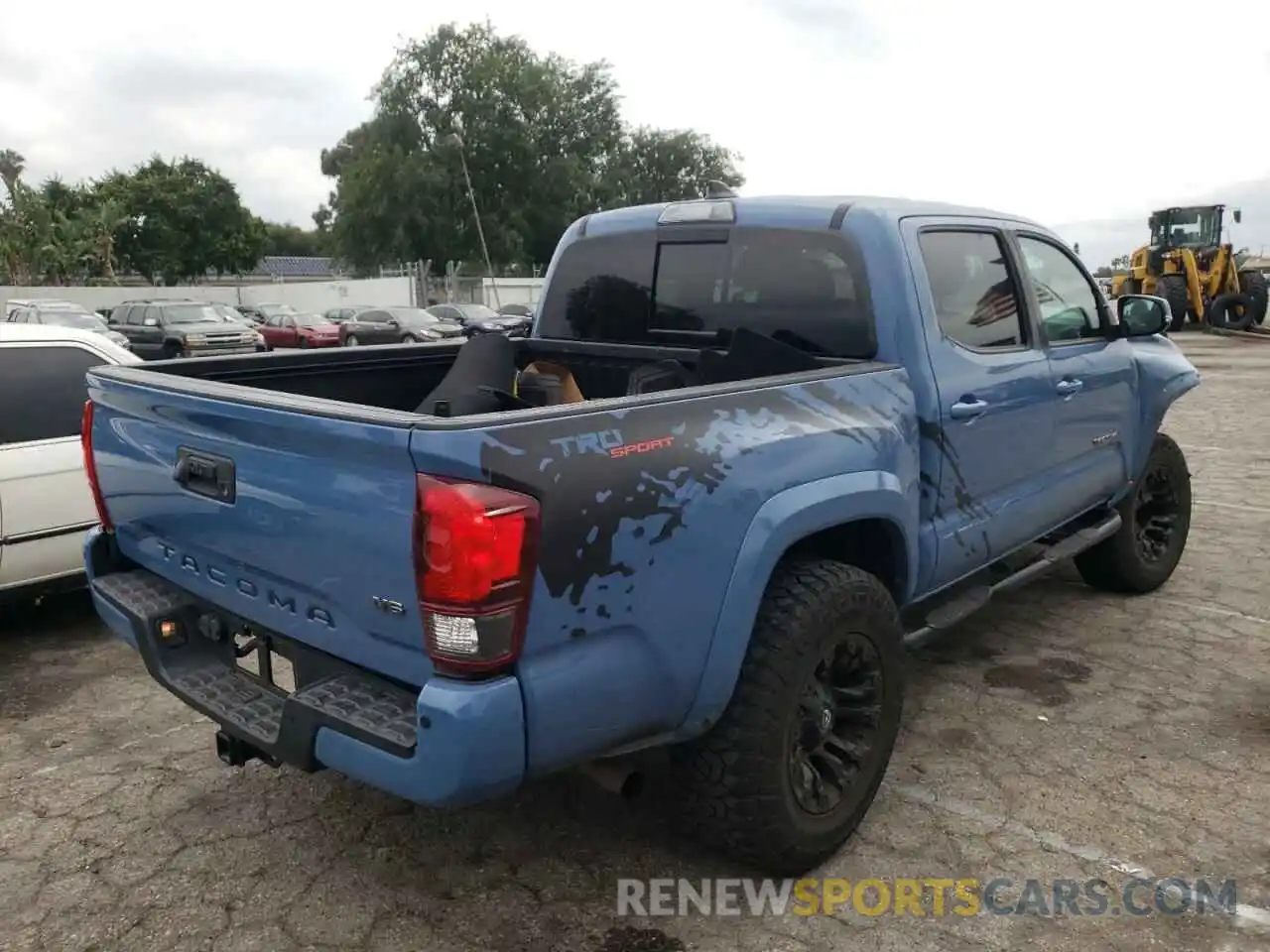 4 Photograph of a damaged car 3TMAZ5CN6KM090611 TOYOTA TACOMA 2019