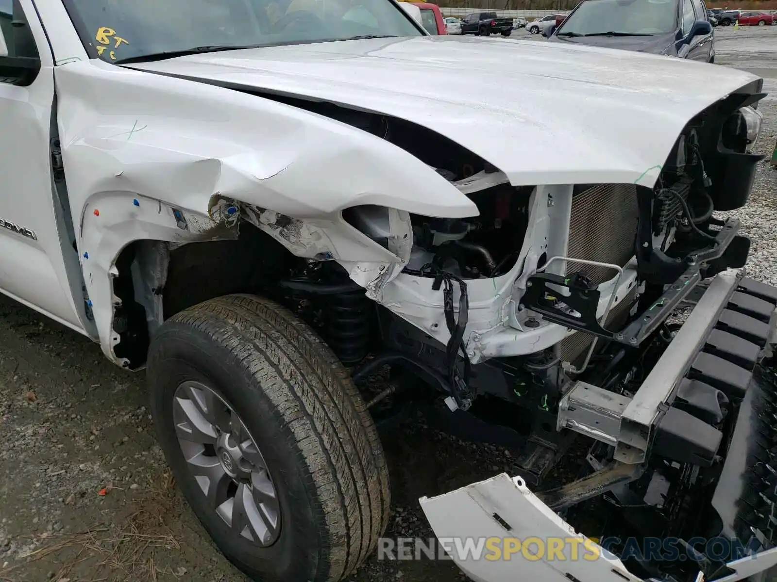 9 Photograph of a damaged car 3TMAZ5CN6KM091015 TOYOTA TACOMA 2019