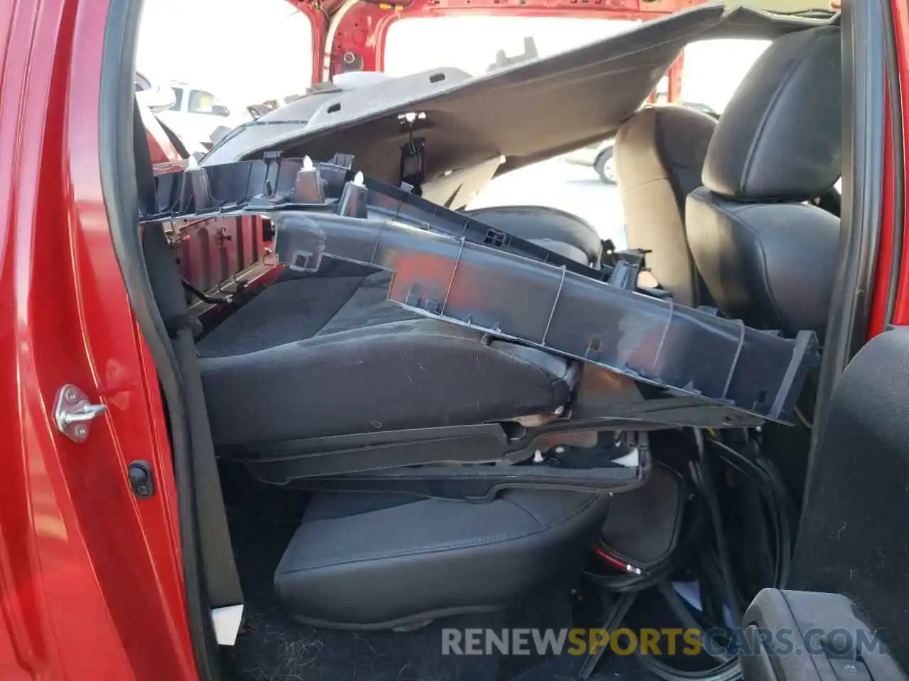 6 Photograph of a damaged car 3TMAZ5CN6KM093735 TOYOTA TACOMA 2019