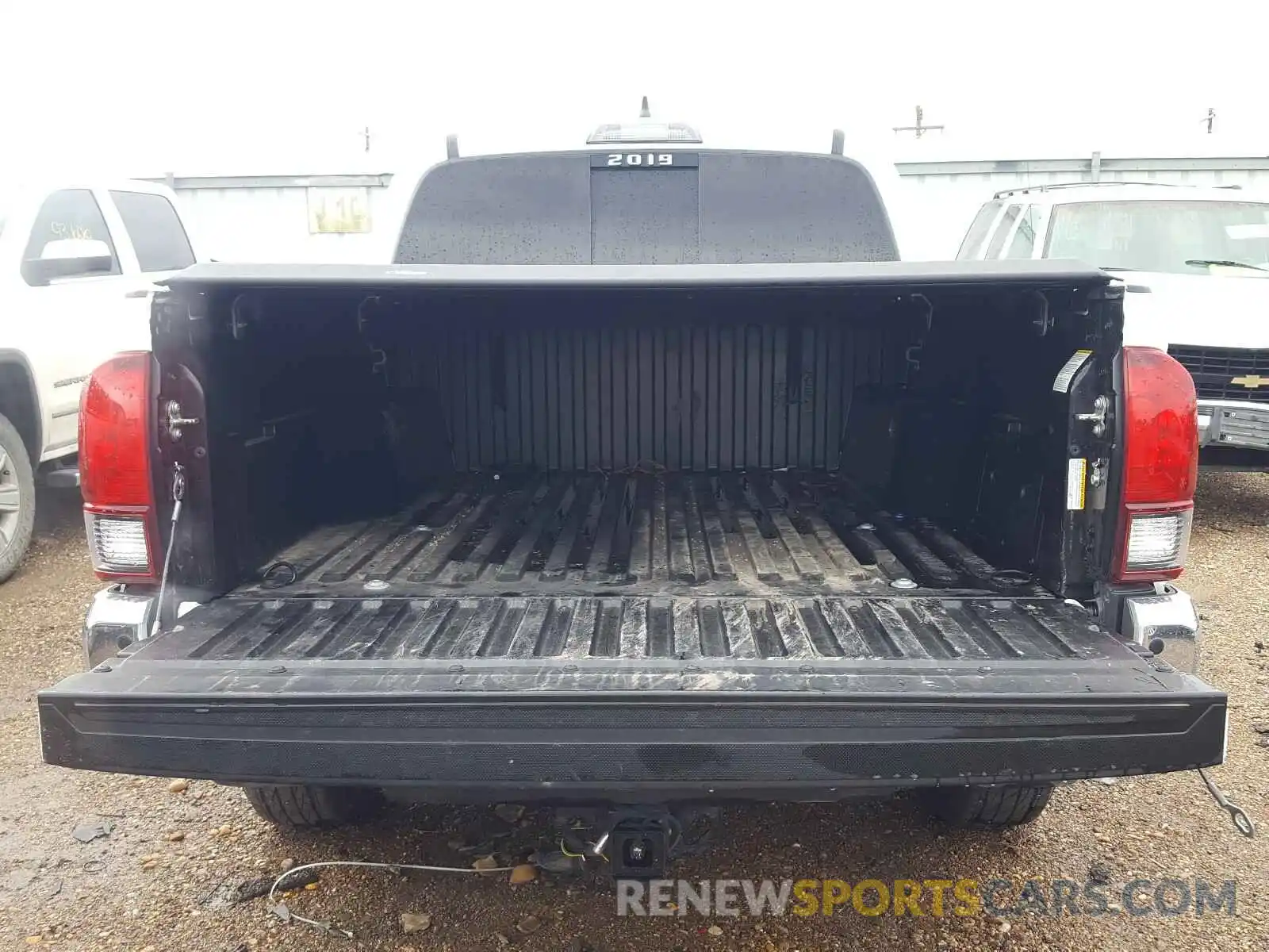 6 Photograph of a damaged car 3TMAZ5CN6KM094612 TOYOTA TACOMA 2019