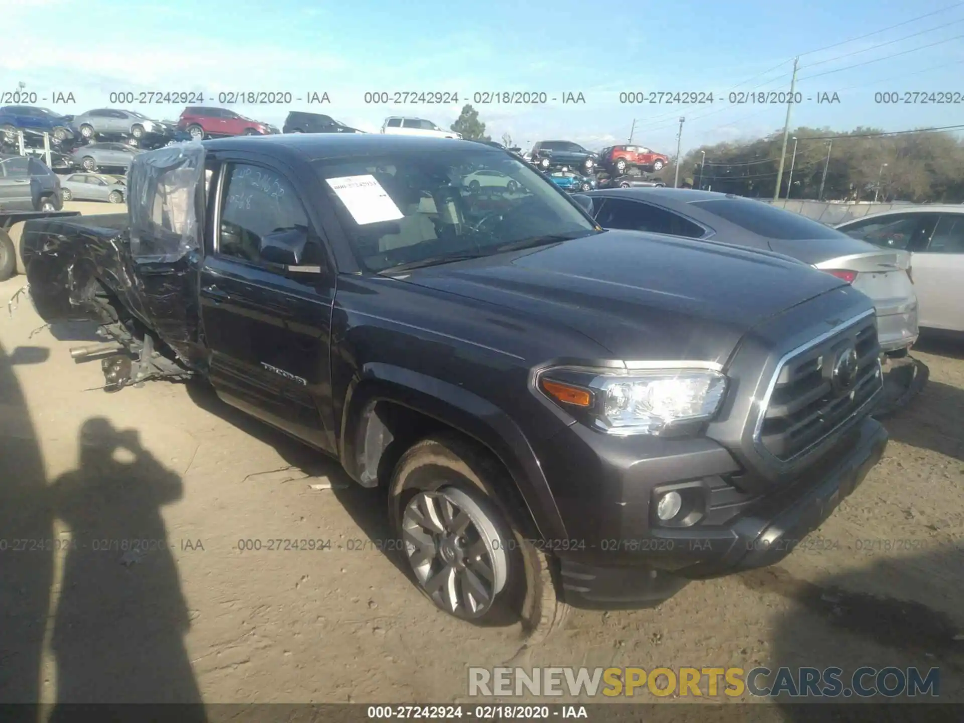 1 Photograph of a damaged car 3TMAZ5CN6KM095632 TOYOTA TACOMA 2019