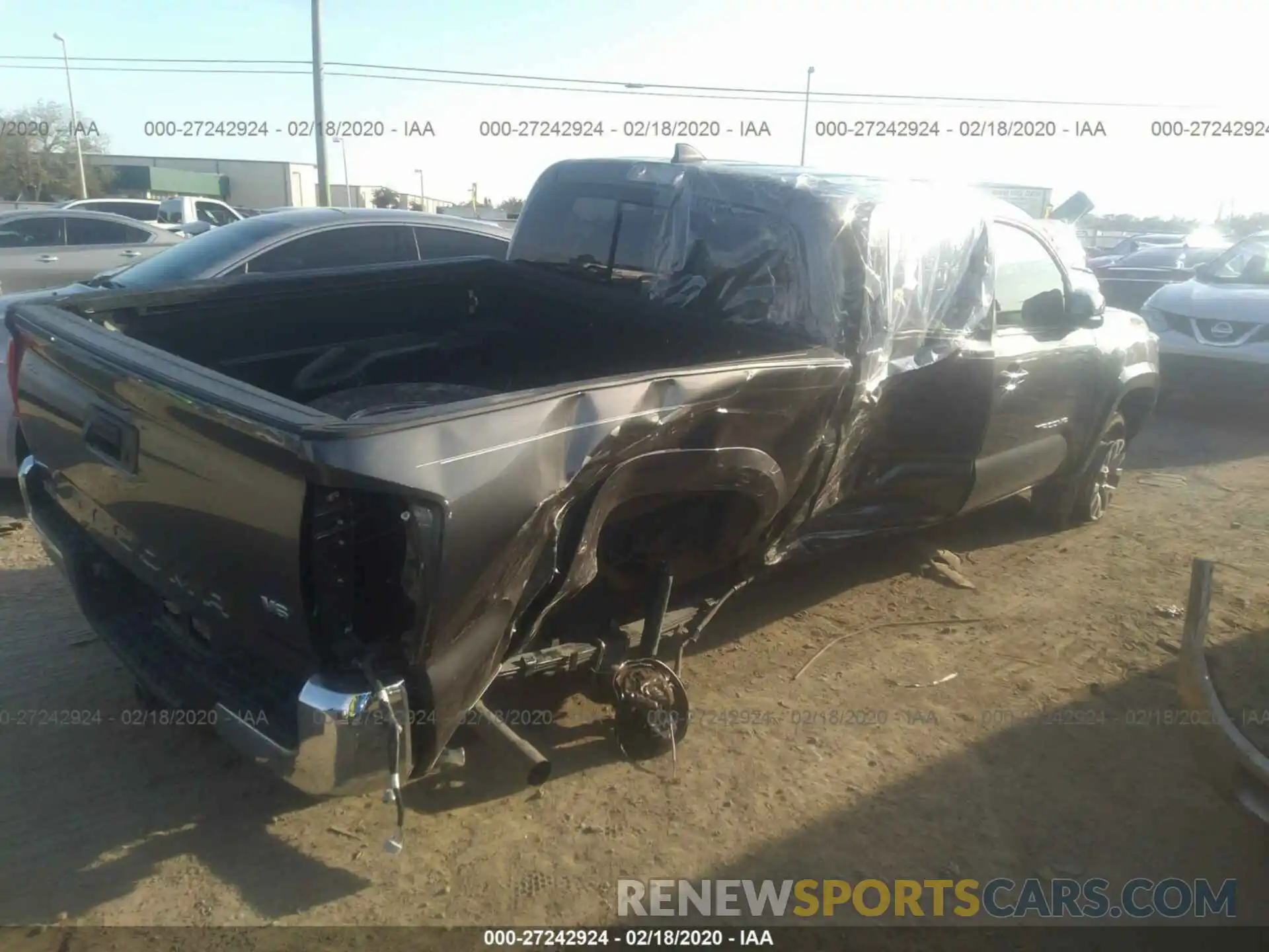 4 Photograph of a damaged car 3TMAZ5CN6KM095632 TOYOTA TACOMA 2019