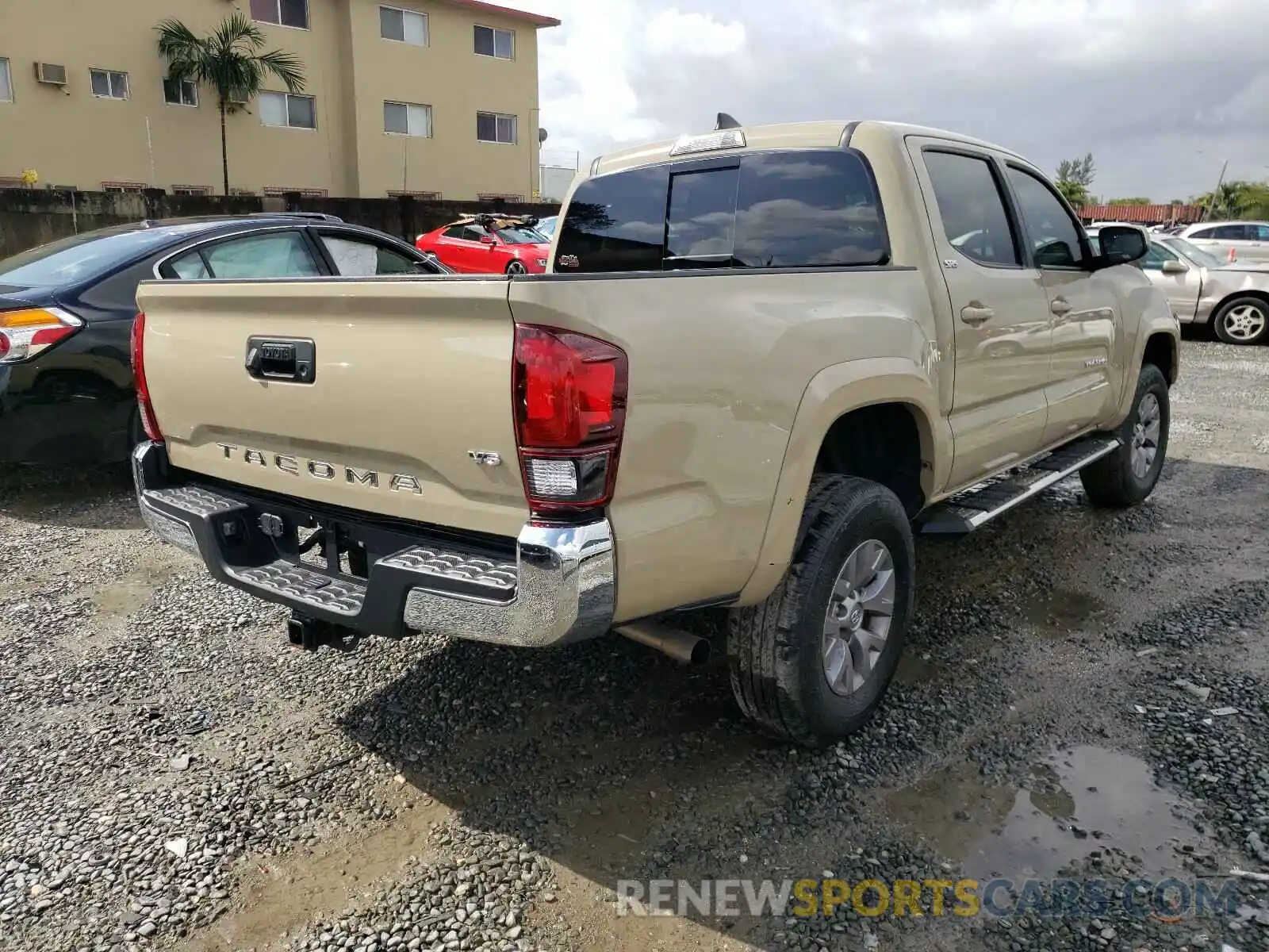 4 Photograph of a damaged car 3TMAZ5CN6KM096845 TOYOTA TACOMA 2019