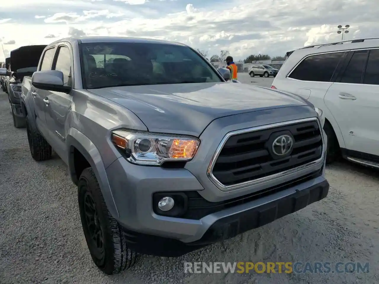 1 Photograph of a damaged car 3TMAZ5CN6KM100165 TOYOTA TACOMA 2019