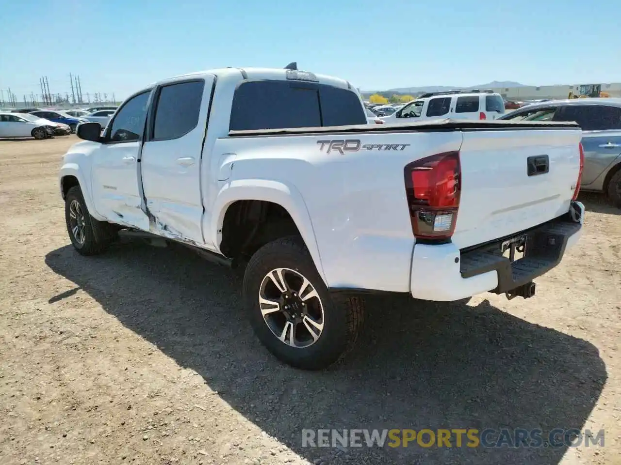 3 Photograph of a damaged car 3TMAZ5CN6KM101171 TOYOTA TACOMA 2019