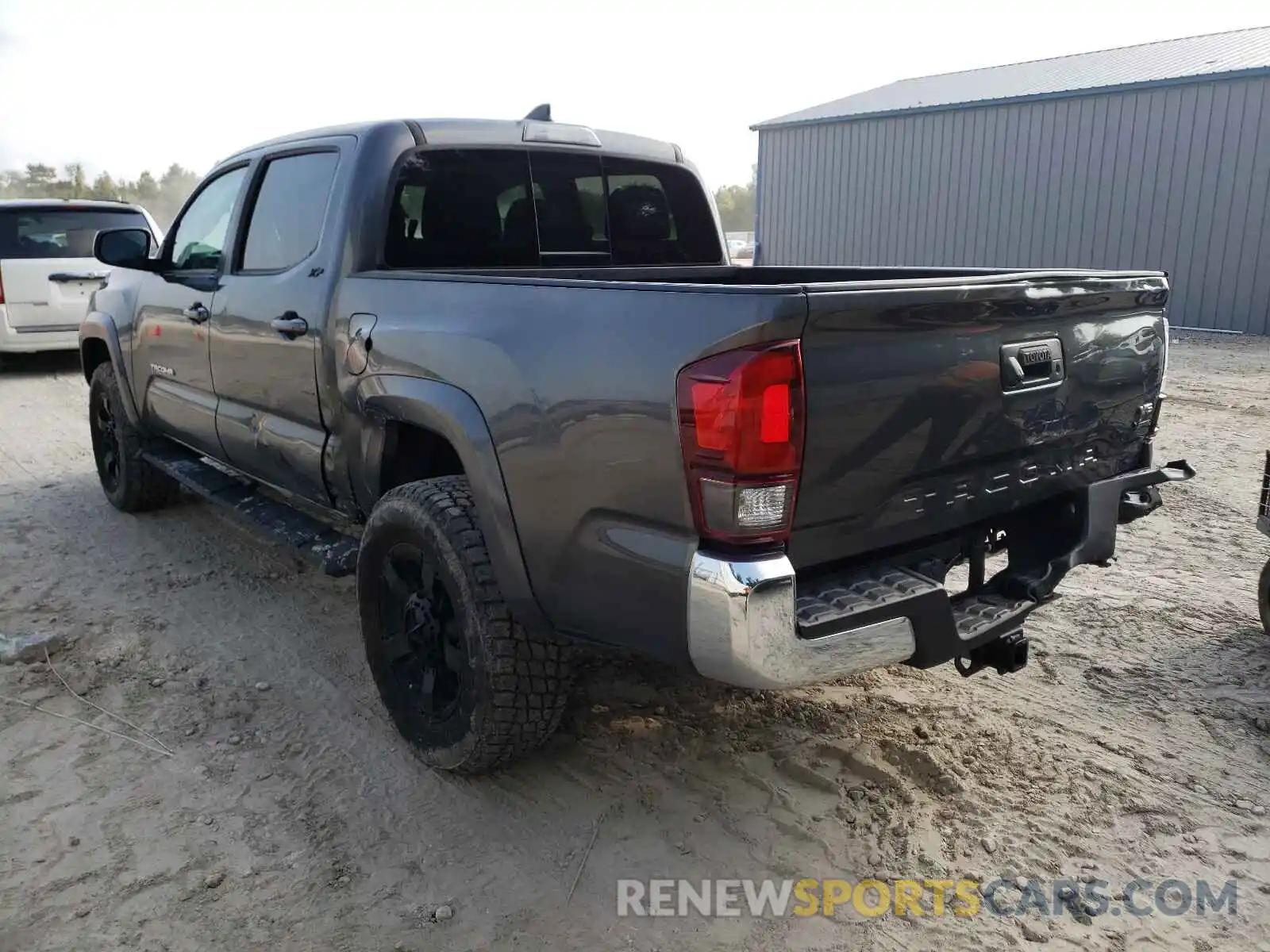 3 Photograph of a damaged car 3TMAZ5CN6KM102420 TOYOTA TACOMA 2019