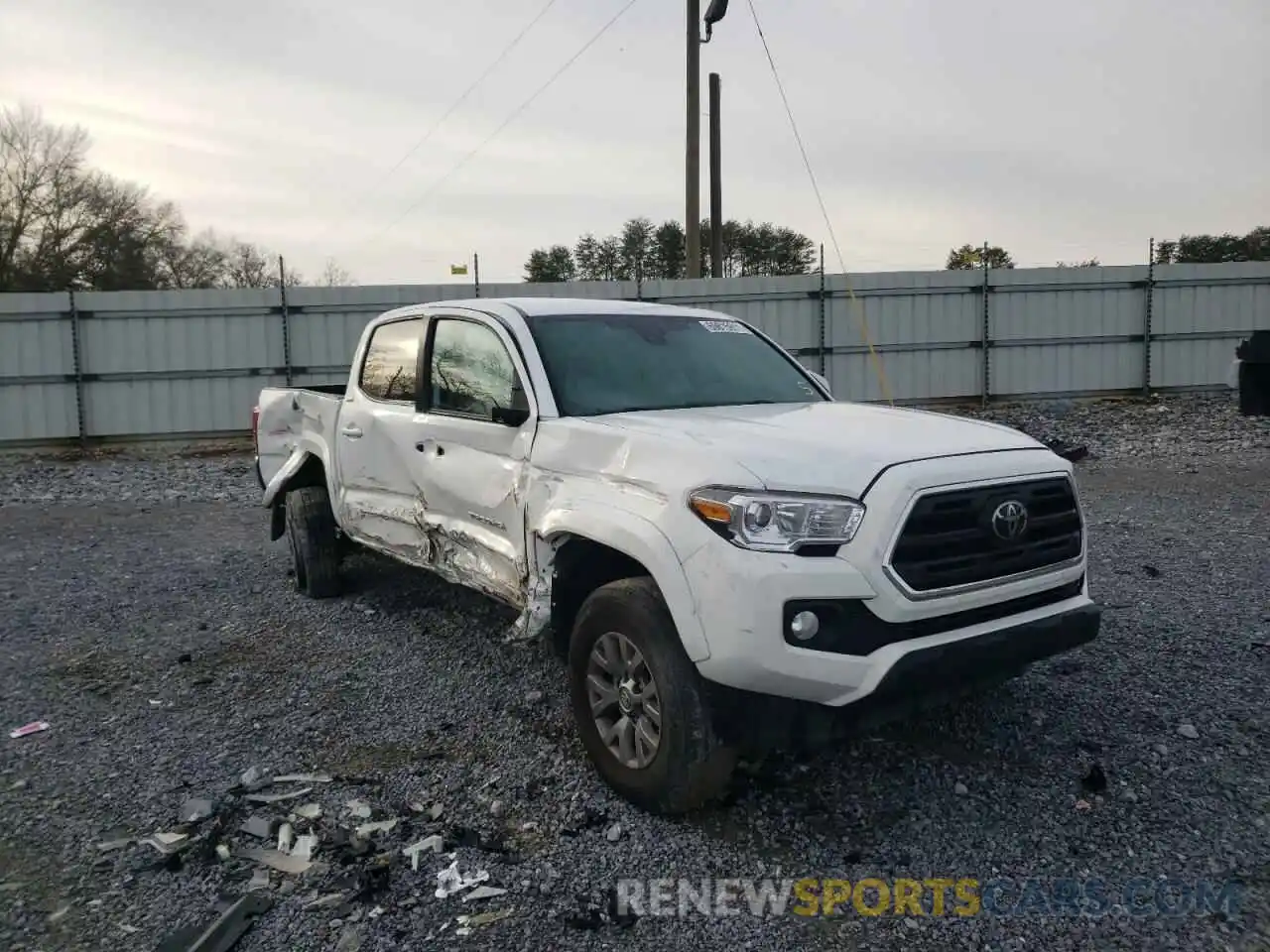 1 Photograph of a damaged car 3TMAZ5CN6KM102661 TOYOTA TACOMA 2019