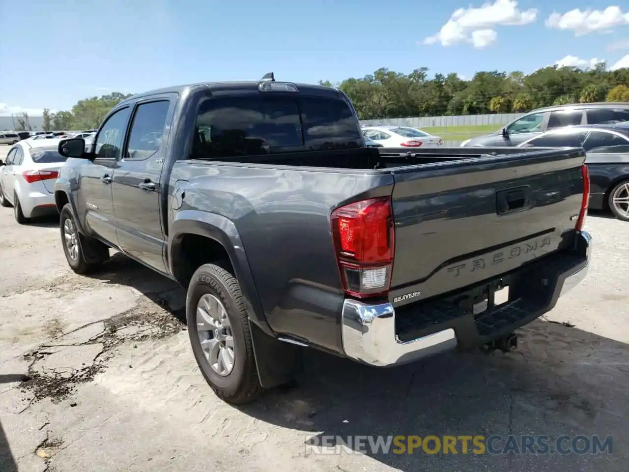 3 Photograph of a damaged car 3TMAZ5CN6KM105009 TOYOTA TACOMA 2019