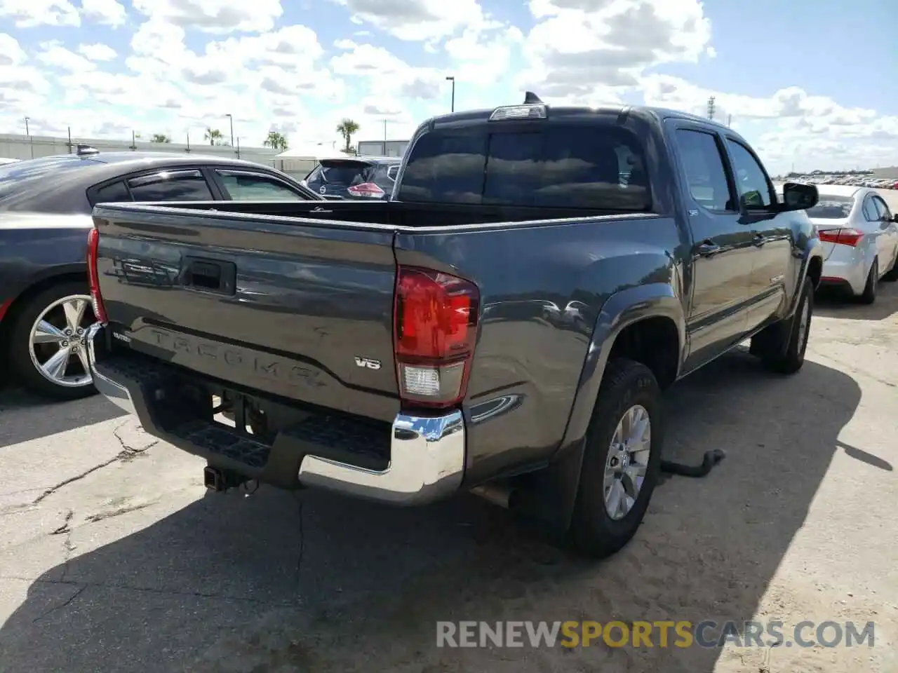 4 Photograph of a damaged car 3TMAZ5CN6KM105009 TOYOTA TACOMA 2019